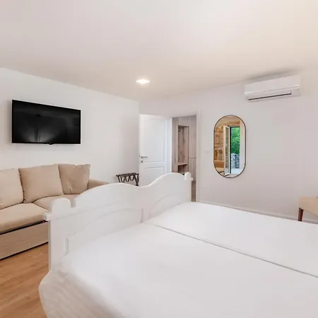 Nono Ban Hotel 4*